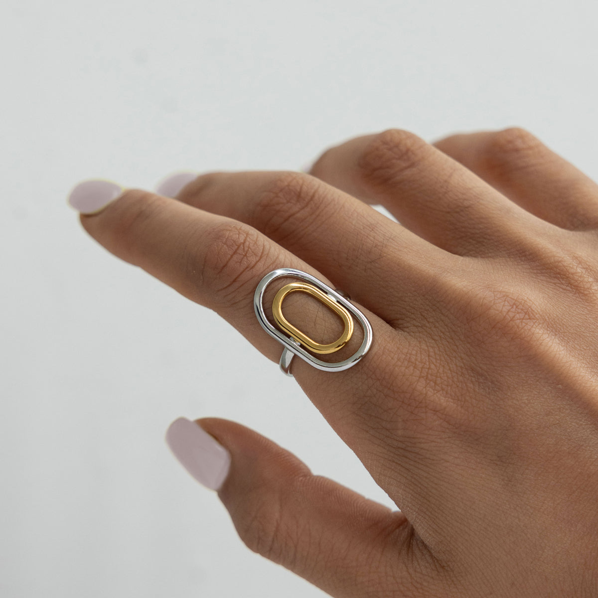 J&D Jewelry Two Tone Hollow Oval Open Ring Minimalist 18K Gold Plated Stainless Steel Adjustable Geometric Jewelry for Women