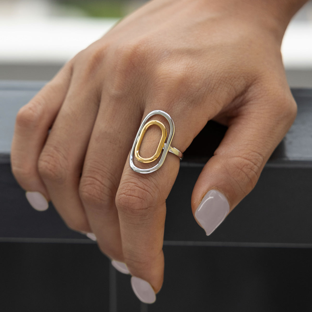 J&D Jewelry Two Tone Hollow Oval Open Ring Minimalist 18K Gold Plated Stainless Steel Adjustable Geometric Jewelry for Women