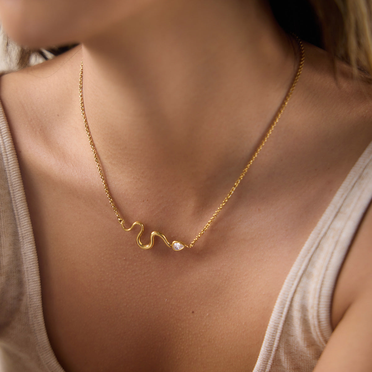 J&D Jewelry Snake Wave Necklace 18K Gold Plated Stainless