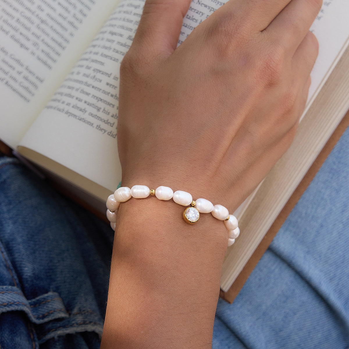J&D Jewelry Elegant Freshwater Pearl Cubic Zirconia Charm Bracelet