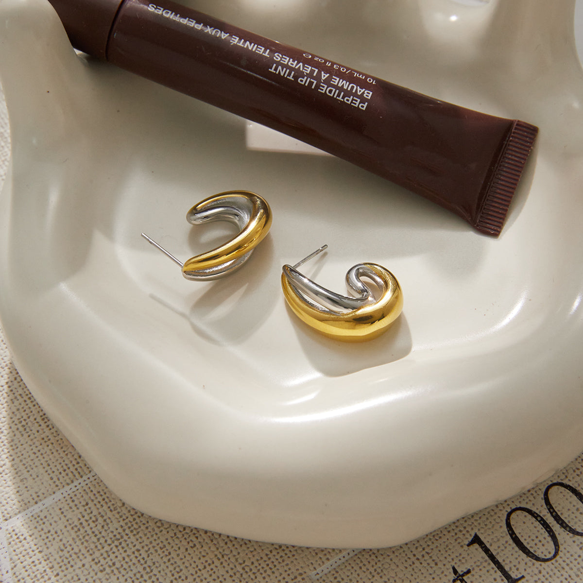 J&D Jewelry Two Tone Criss Cross C Hoop Earrings Smooth Double