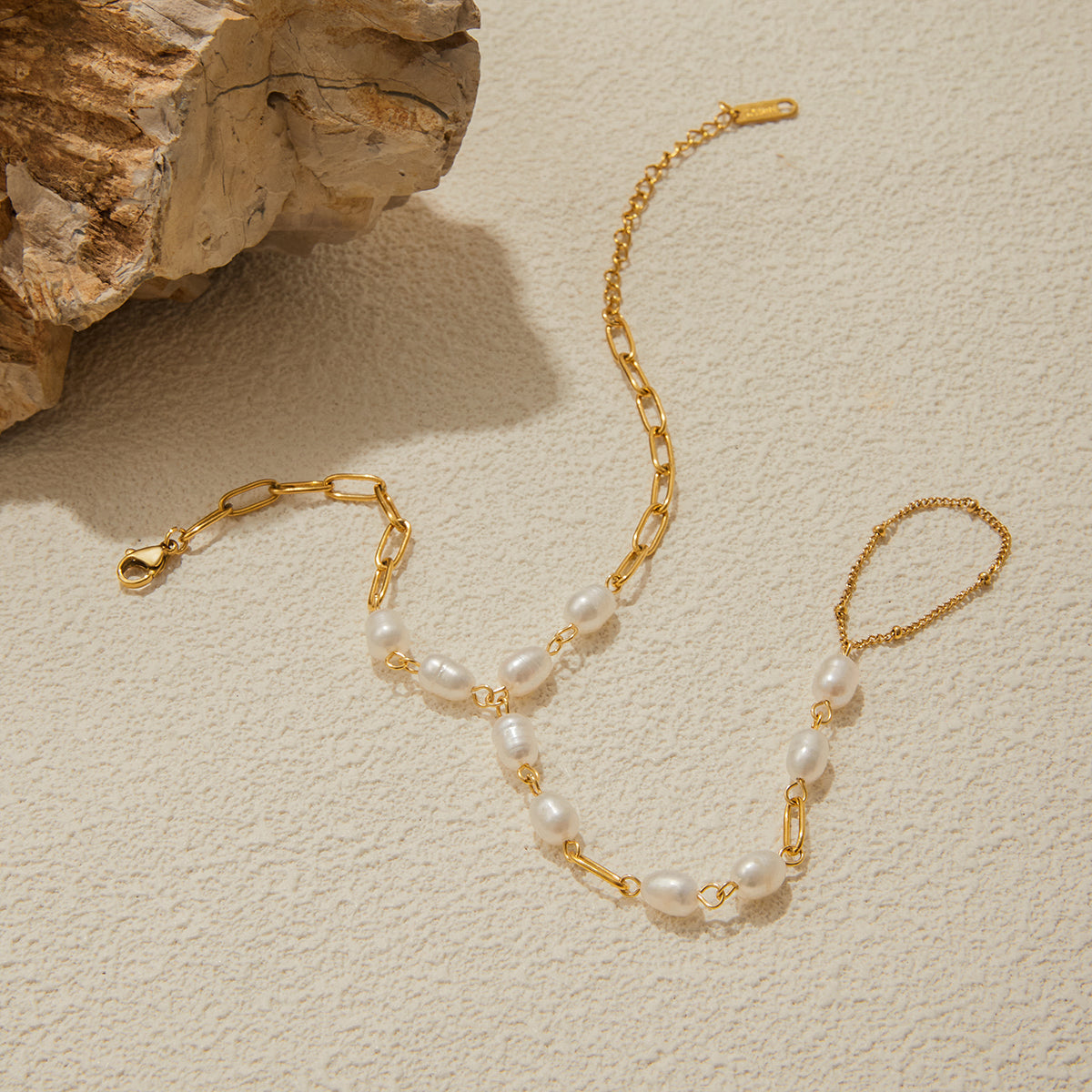 J&D Freshwater Pearl Finger Bracelet