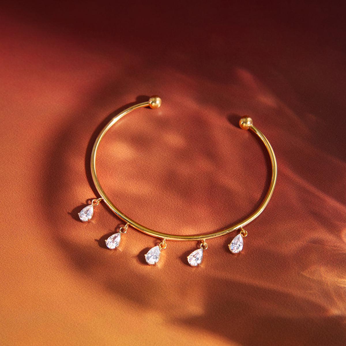 J&D  Minimalist Teardrop