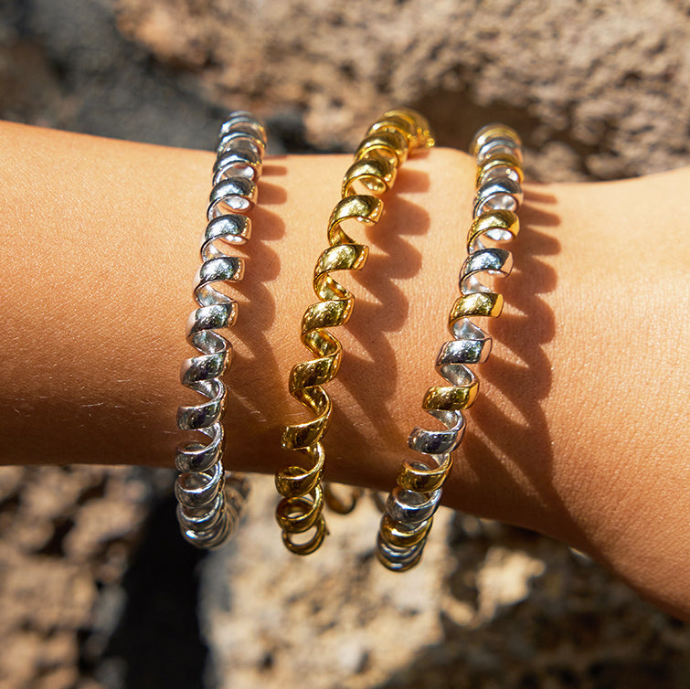 J&D  Twist Cute Bangles