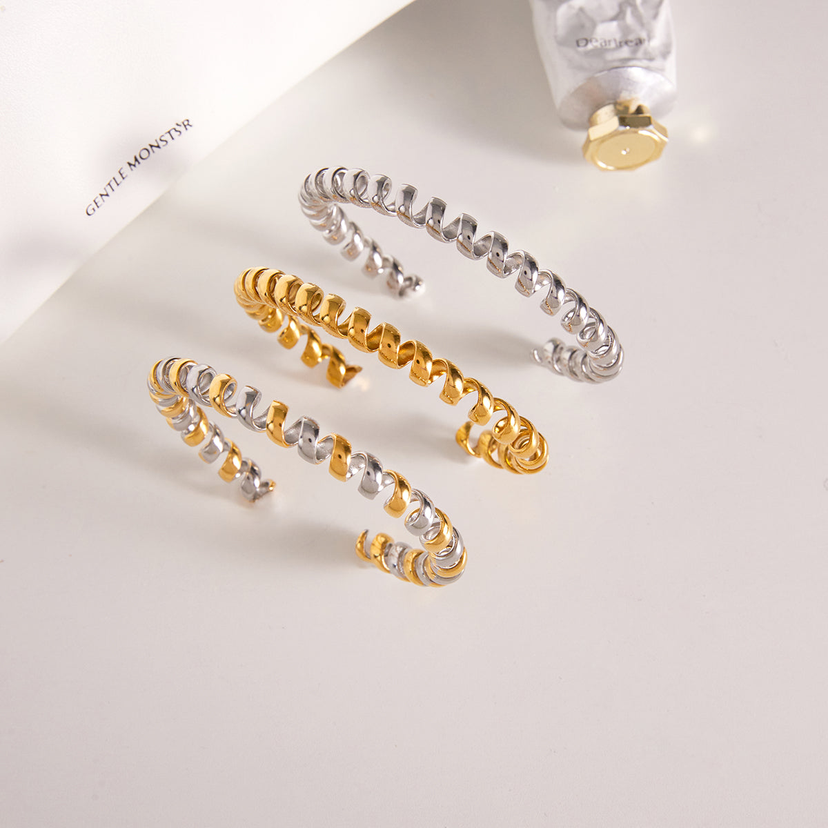 J&D  Twist Cute Bangles