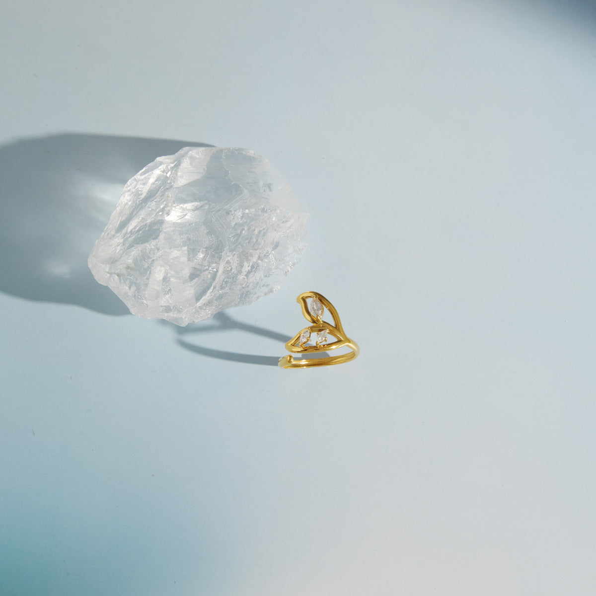 J&D  Fishtail Ring Sparkling Marquise