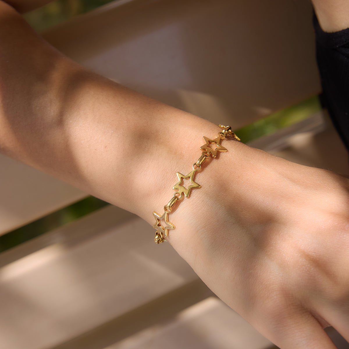 J&D  Hollow Star Chain Bracelet