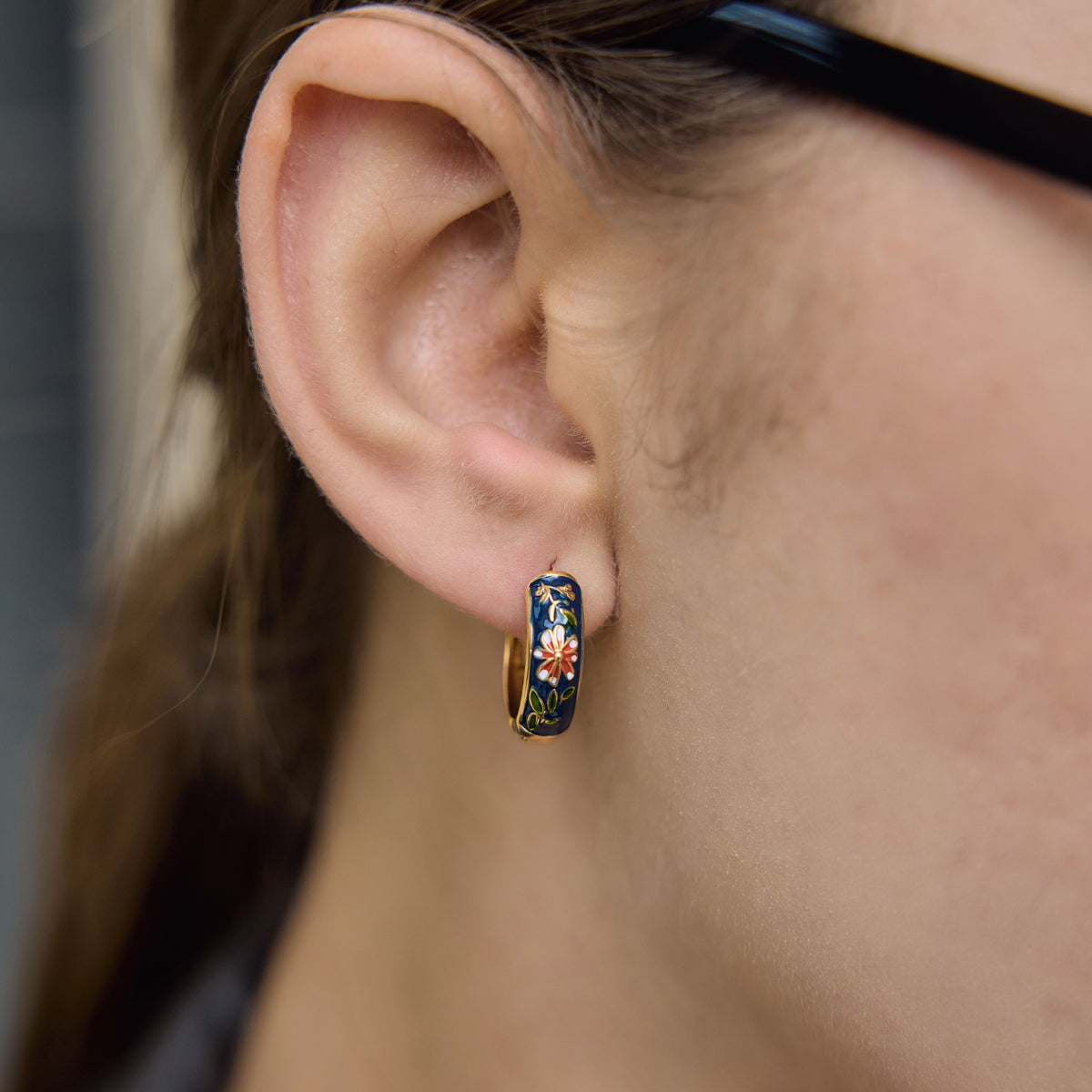 J&D  Floral Ear