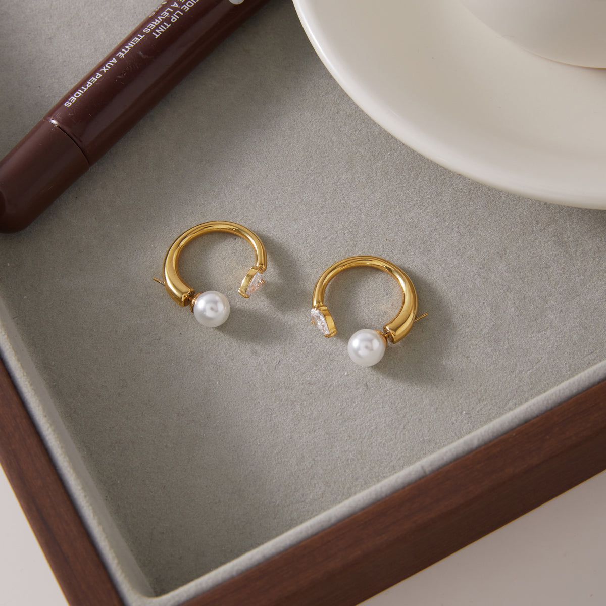 J&D Pearl Zircon Front Back