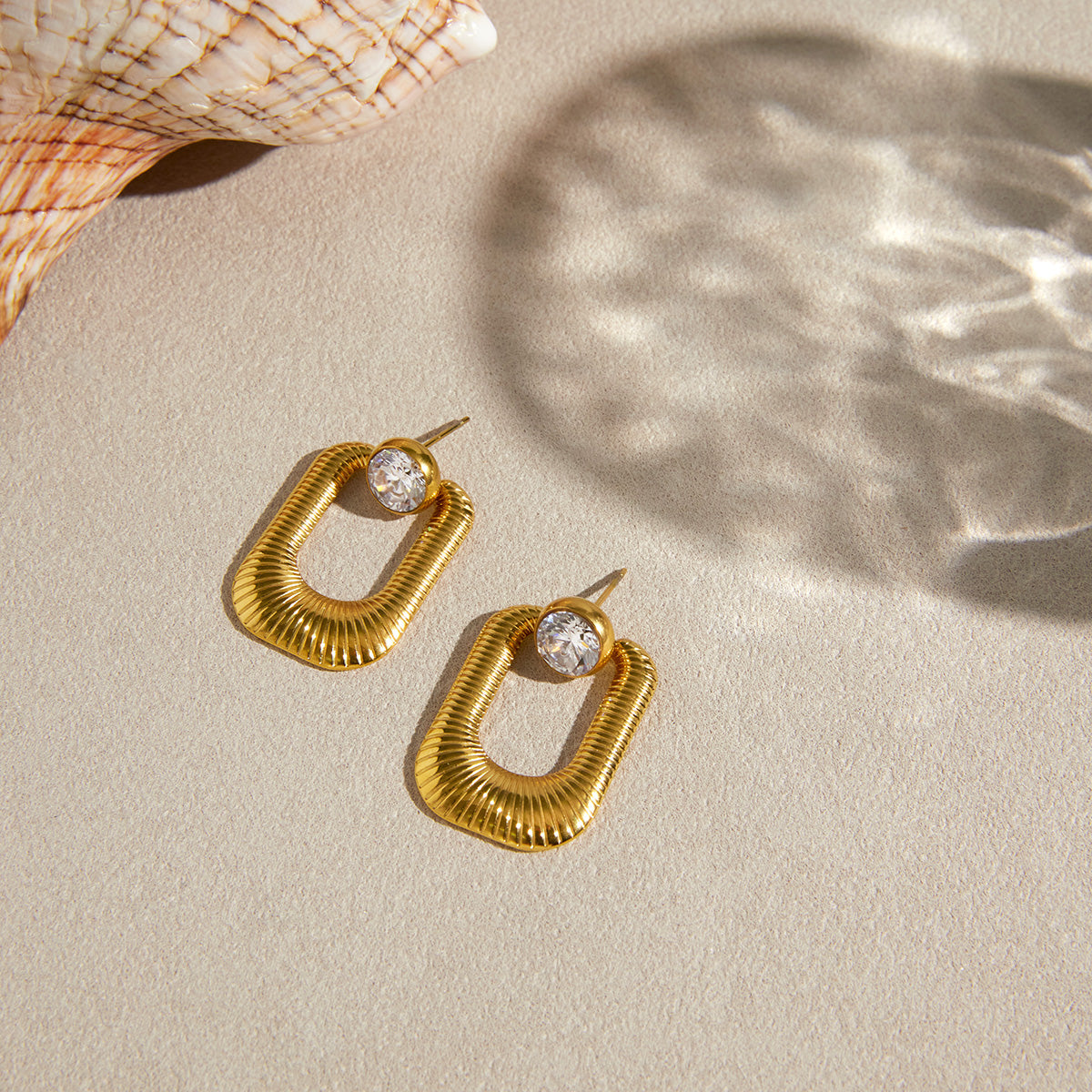 J&D  Zircon Ribbed U-Shaped Earrings