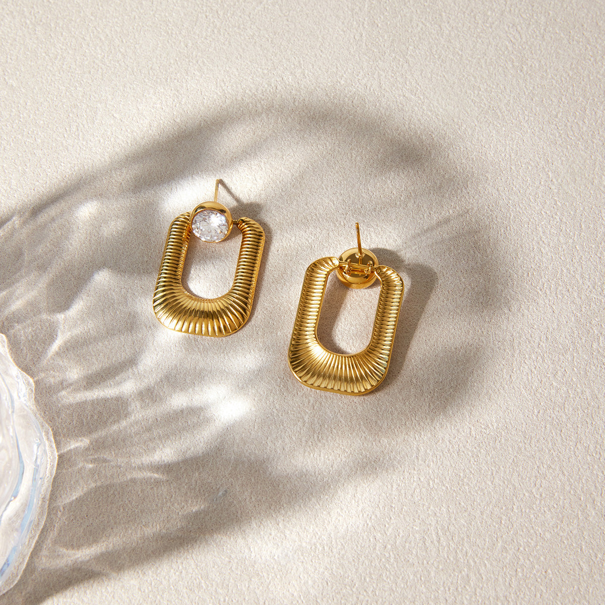 J&D  Zircon Ribbed U-Shaped Earrings