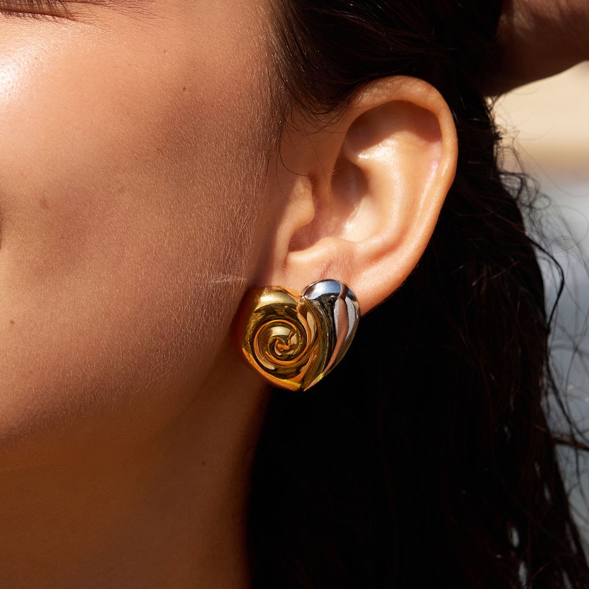 J&D  Heart Spiral Stud Earrings Vacation Wearing