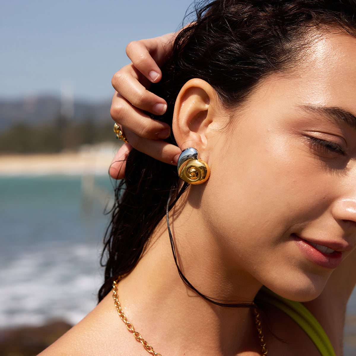 J&D  Heart Spiral Stud Earrings Vacation Wearing
