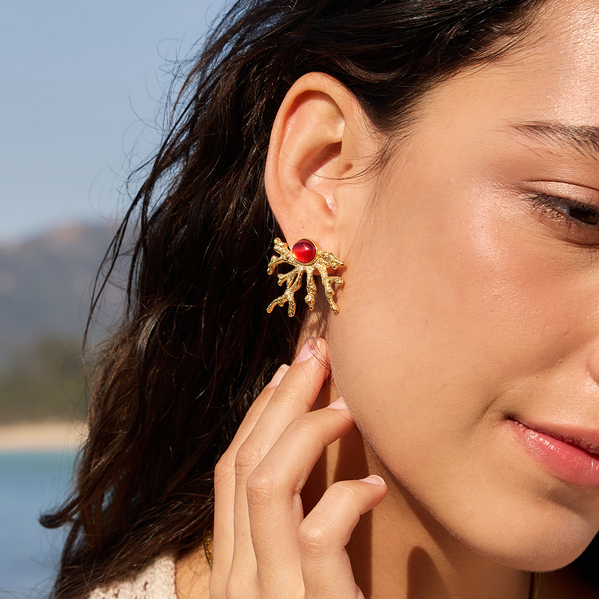 J&D  Trendy Vacation Style Red Resin