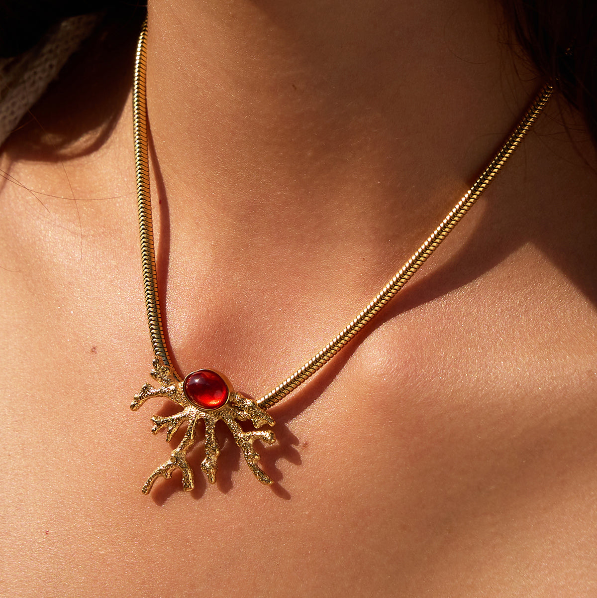 J&D  Trendy Vacation Style Red Resin
