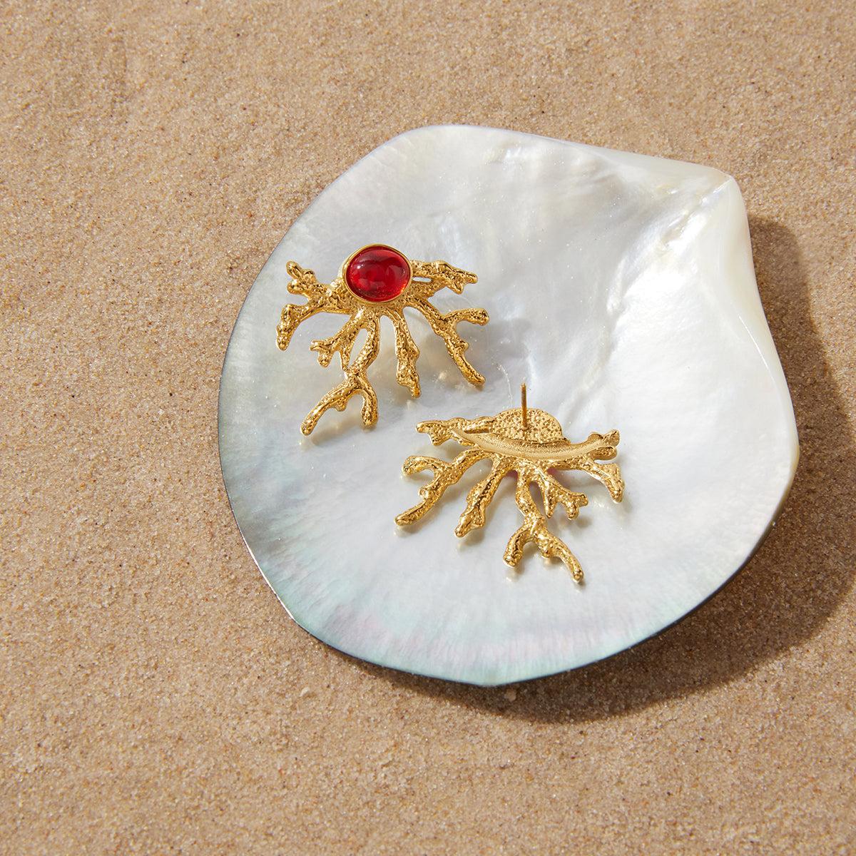 J&D  Trendy Vacation Style Red Resin