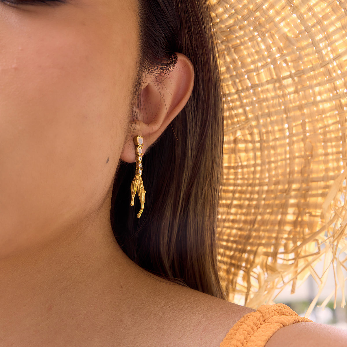 JD  Drop Earring Radiant Fishtail Charm Iridescent