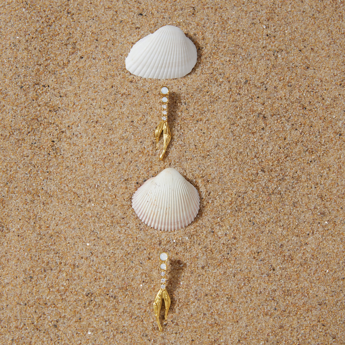 JD  Drop Earring Radiant Fishtail Charm Iridescent