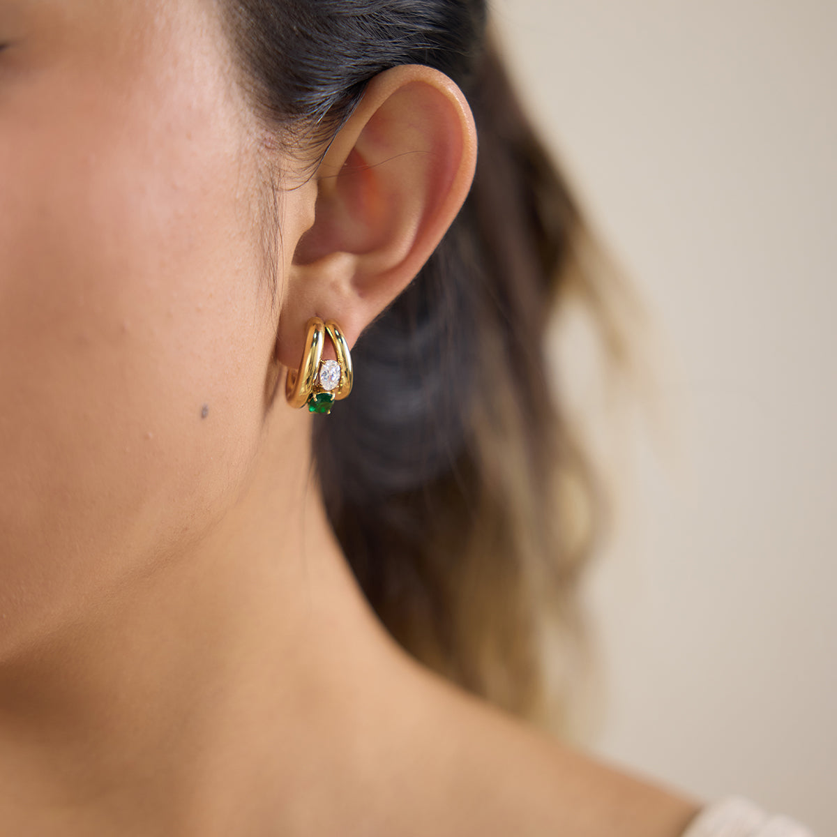 J&D  C Hoop Earring Emerald Green Oval