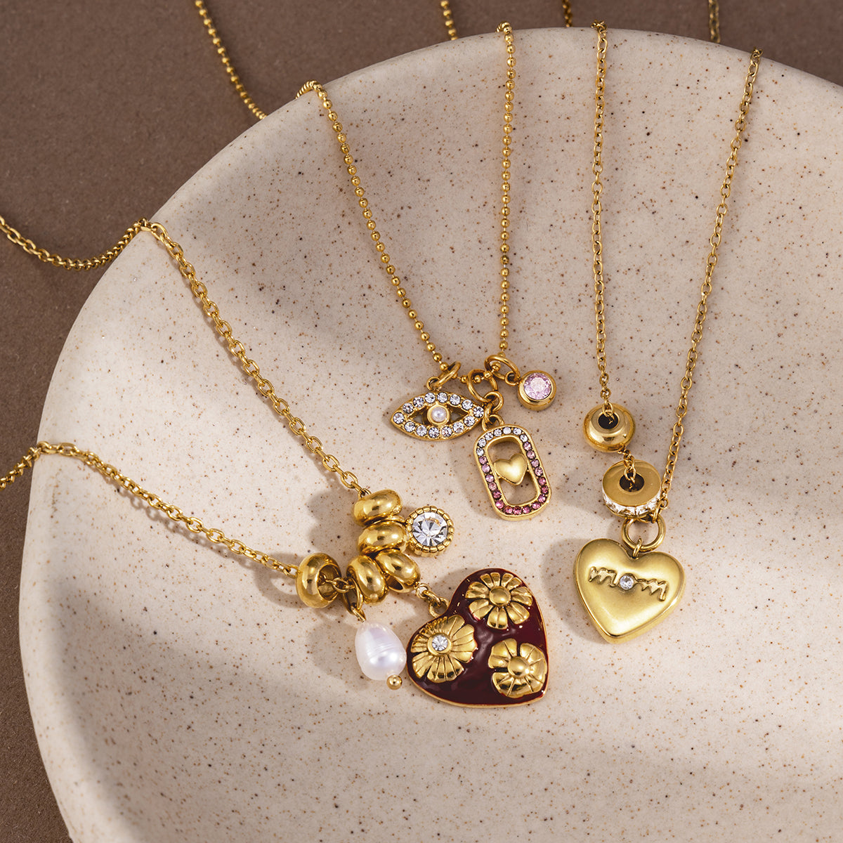 J&D   Mom Heart Pendant Necklace Mother's Day