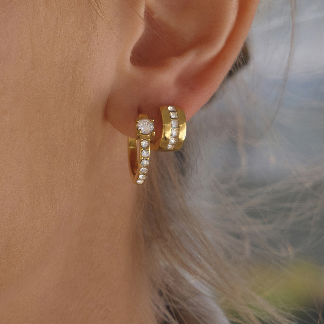 J&D  Elegant Rhinestone Leaf Earrings