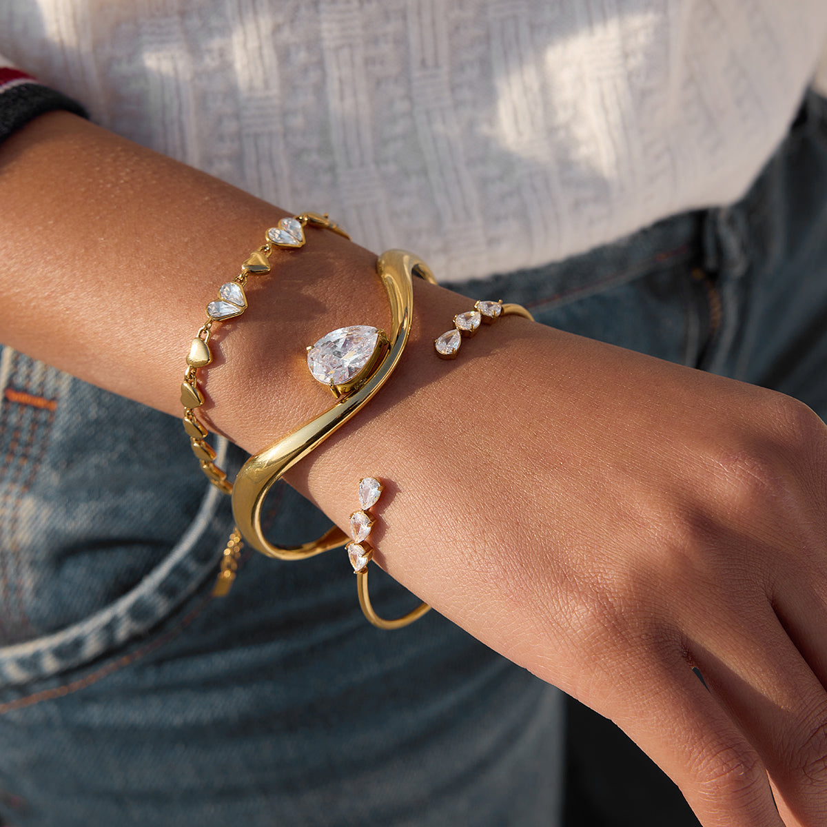 JD   Crystal Accents Love Symbol Link Chain Dainty Layering