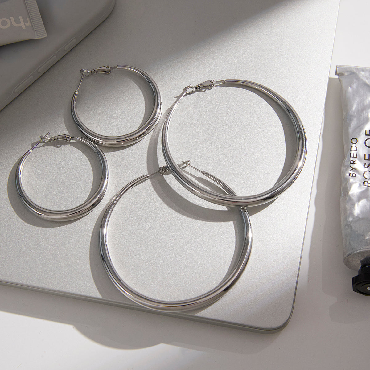 J&D  Silver Tone Classic Statement Smooth