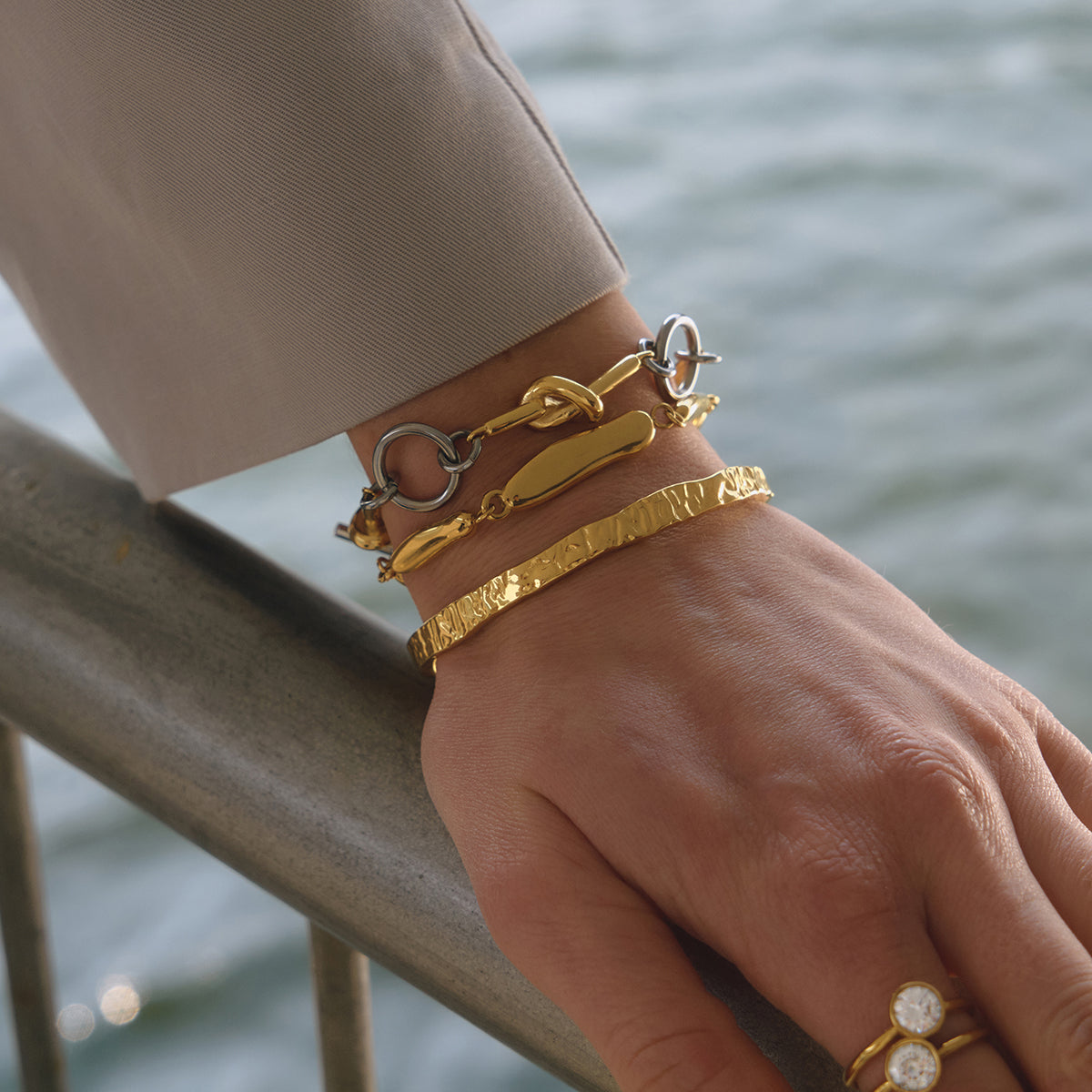 J&D   Statement Heart Knot OT Buckle Bracelet