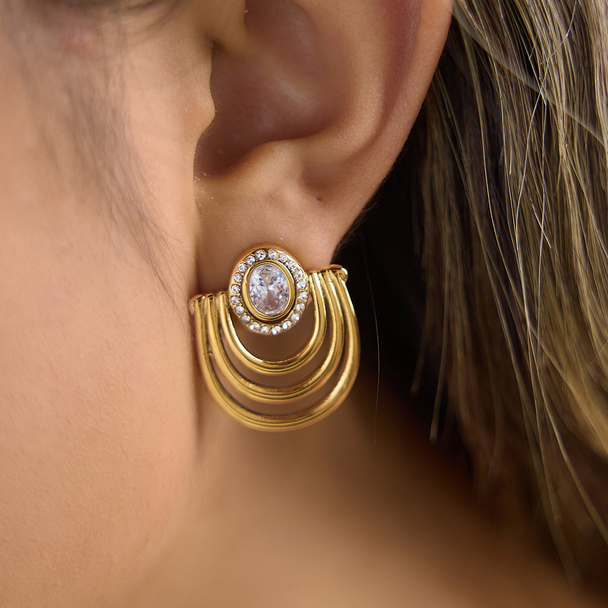 Shaped Zircon Multi-Layer Line