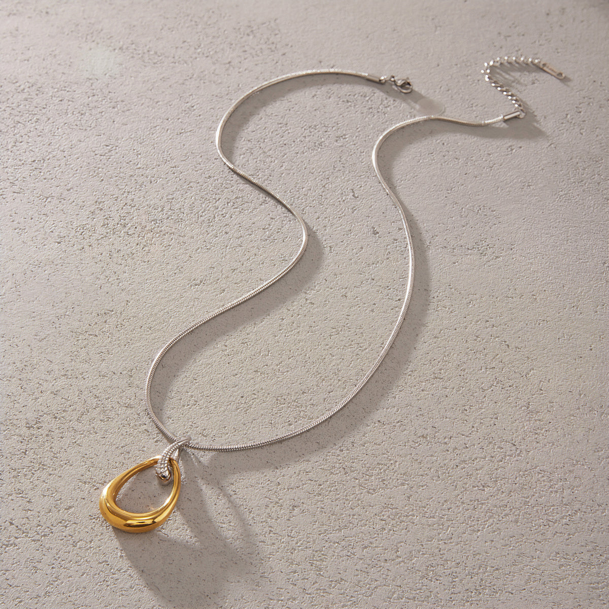 Pendant Snake