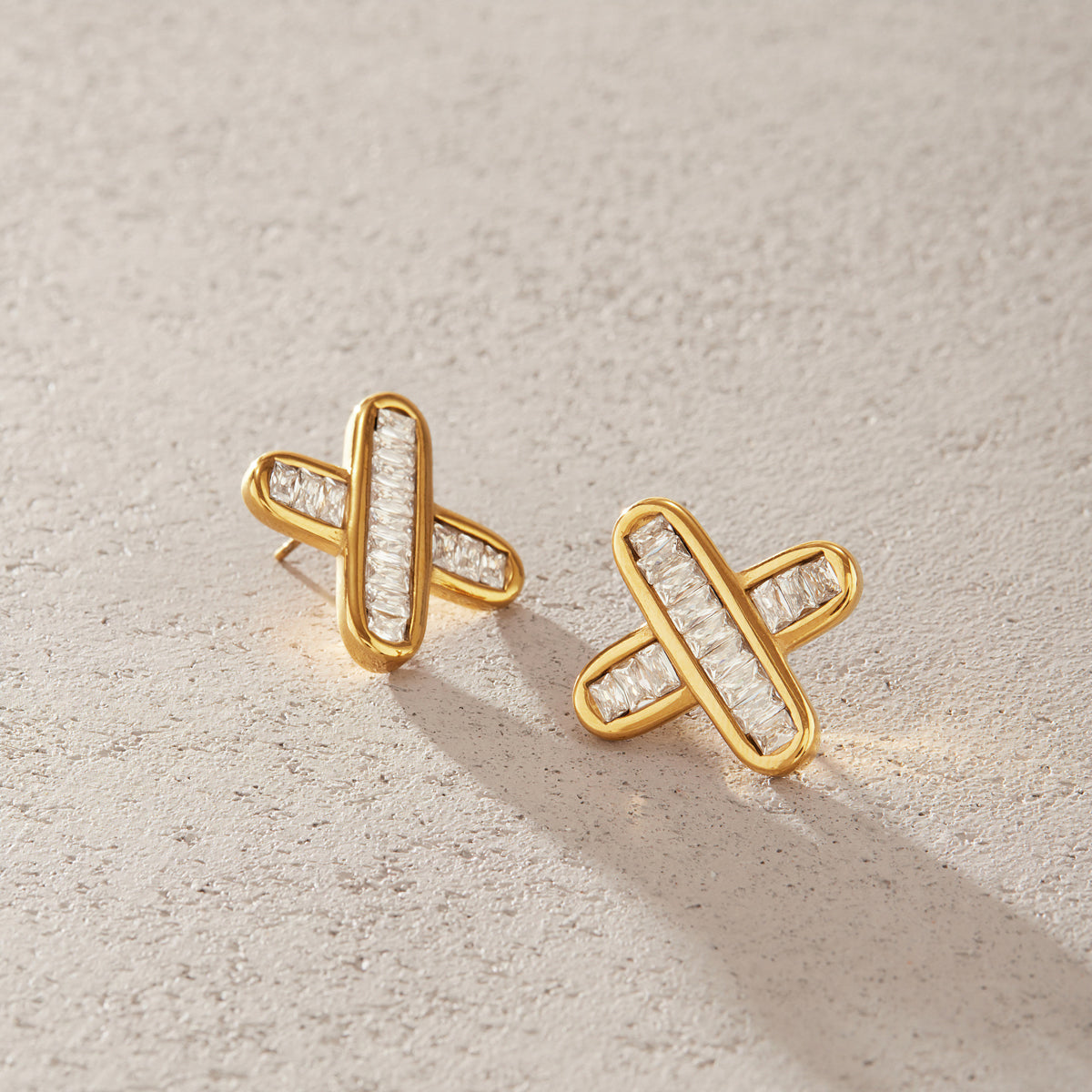 Dainty Geometric Modern