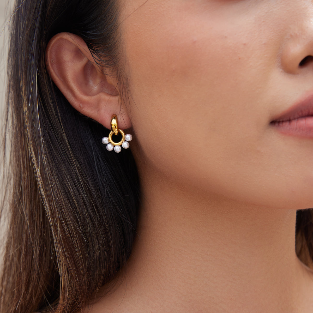 Classic Pearl Earring