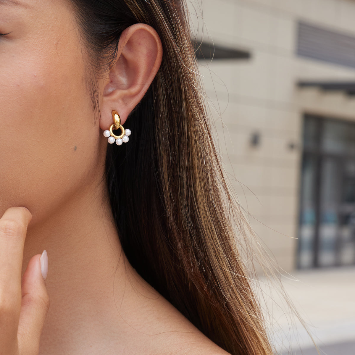 Classic Pearl Earring