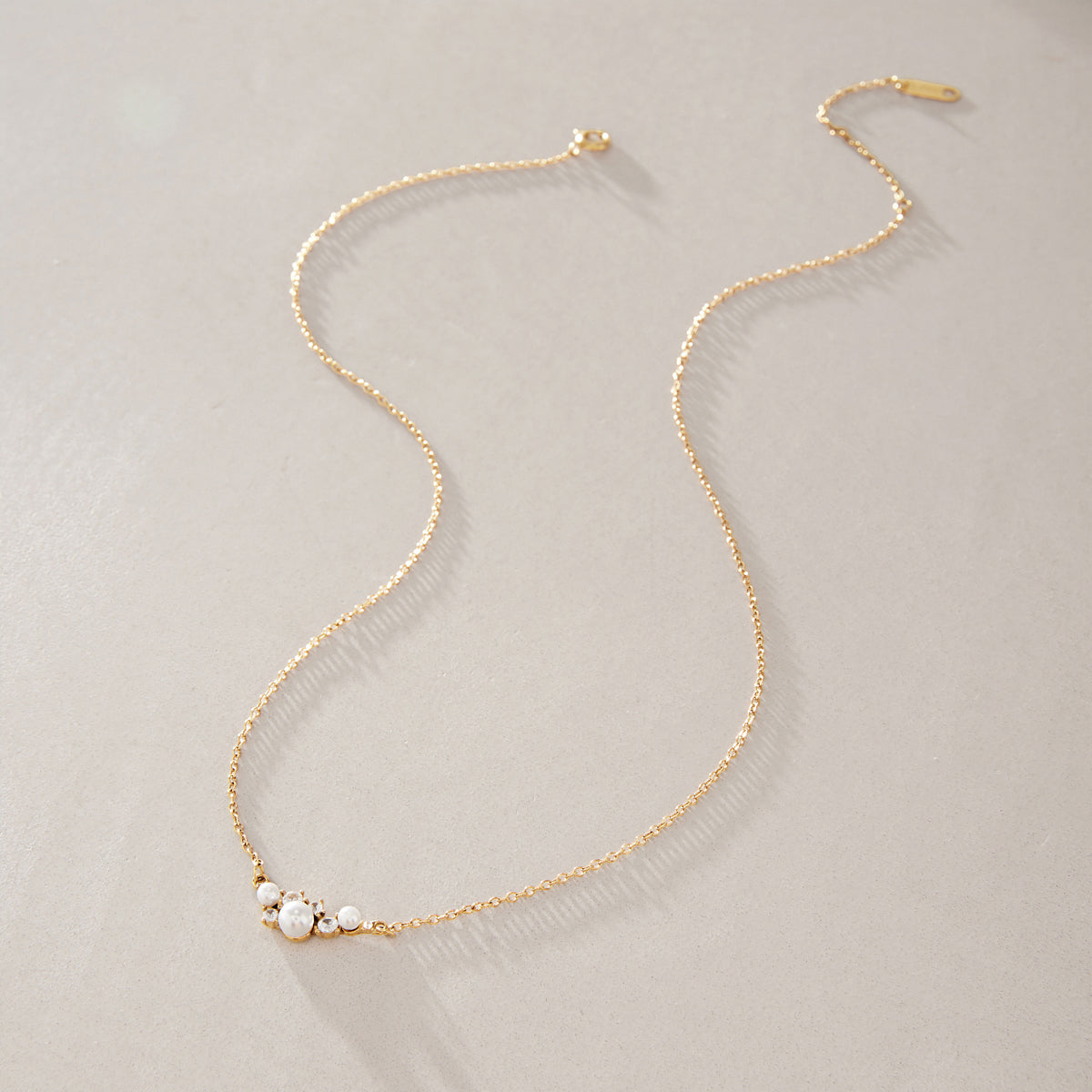 Elegant Pearl Pendant Necklace