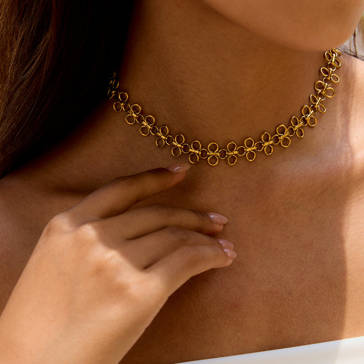J&D Women Clover Necklace 18K PVD Gold Plated Filigree Cutout Adjustable Vintage Jewelry Choker Necklace Minimalist Gift