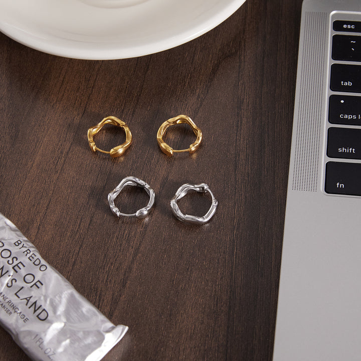 JD Stainless Steel Wavy Hoop Earrings Polished Fluid Motion Hoop Tarnish Free Lightweight Hypoallergenic Jewelry