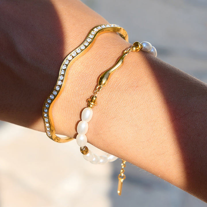 J&D Eternal Ripple Bracelet Diamond Cut Wave Design Adjustable Closure Crystal Inlaid Bangle Heritage Inspired Gift for Her