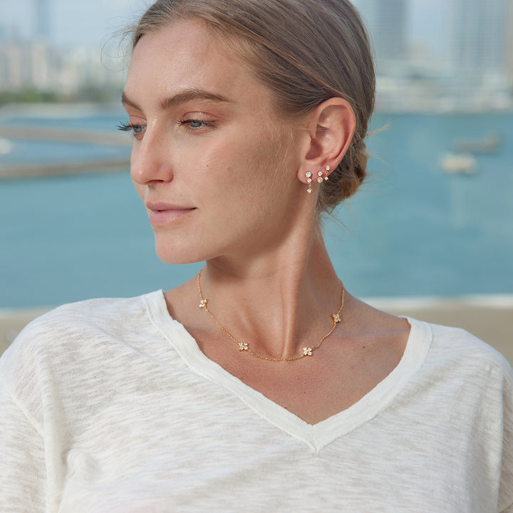 J&D Classic Style 18K Gold Stainless Steel White Zircon Flower O-chain Necklaces