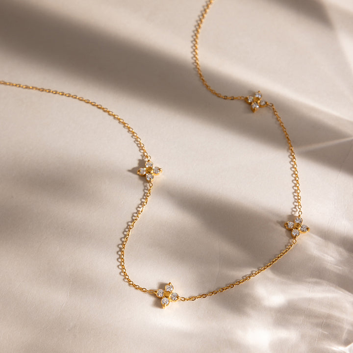 J&D Classic Style 18K Gold Stainless Steel White Zircon Flower O-chain Necklaces