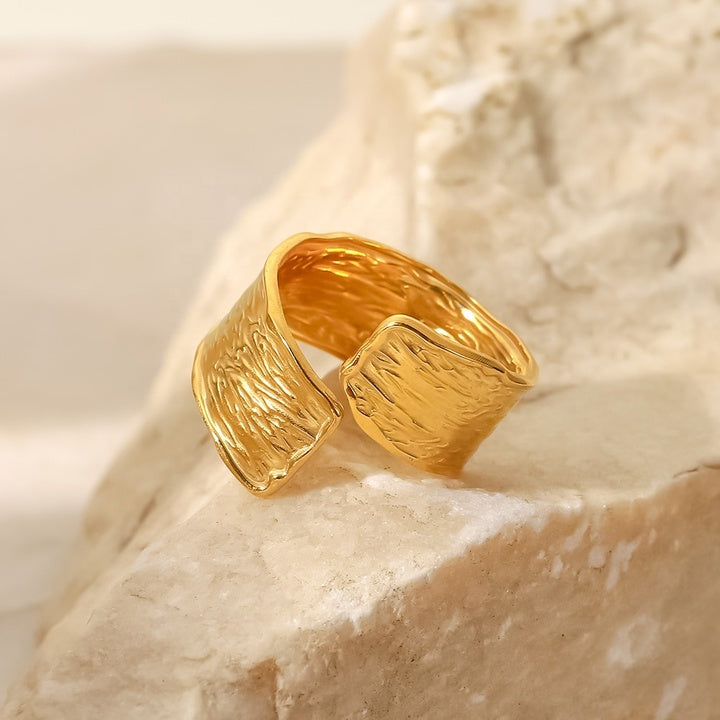 18K Gold Plated Stainless Steel Wrinkles Fashion Cross Hammered Texture Open Finger Rings for Women