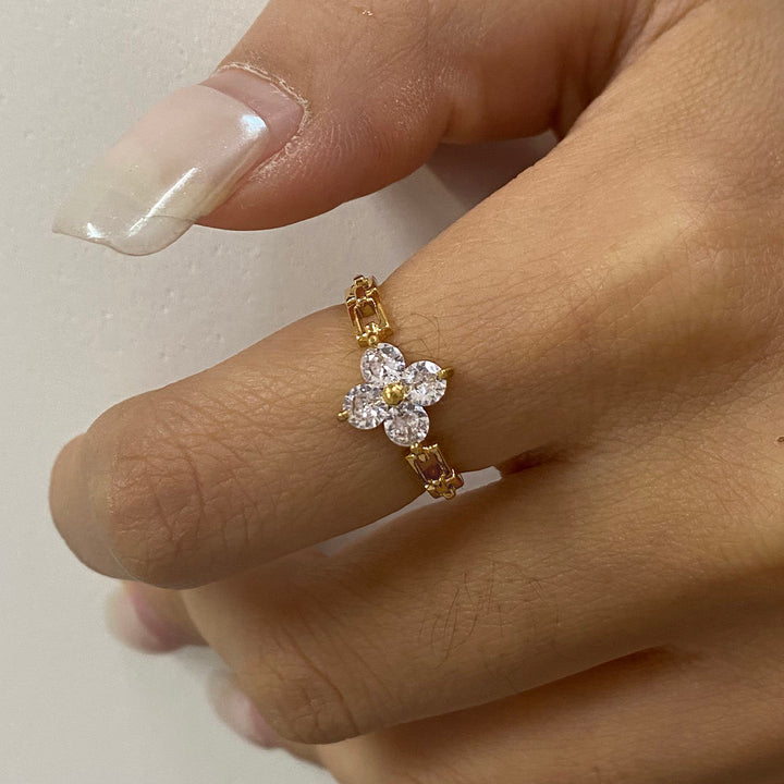 J&D Modern Luxury 18K Gold Stainless Steel Lucky Leaf Clover Zircon Watch Rings for Women