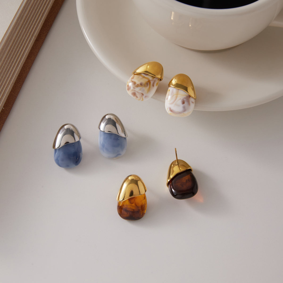 Women's Minimalist Style / 18K Gold Stainless Steel + Resin / Amber Gradient Waterdrop Earrings
