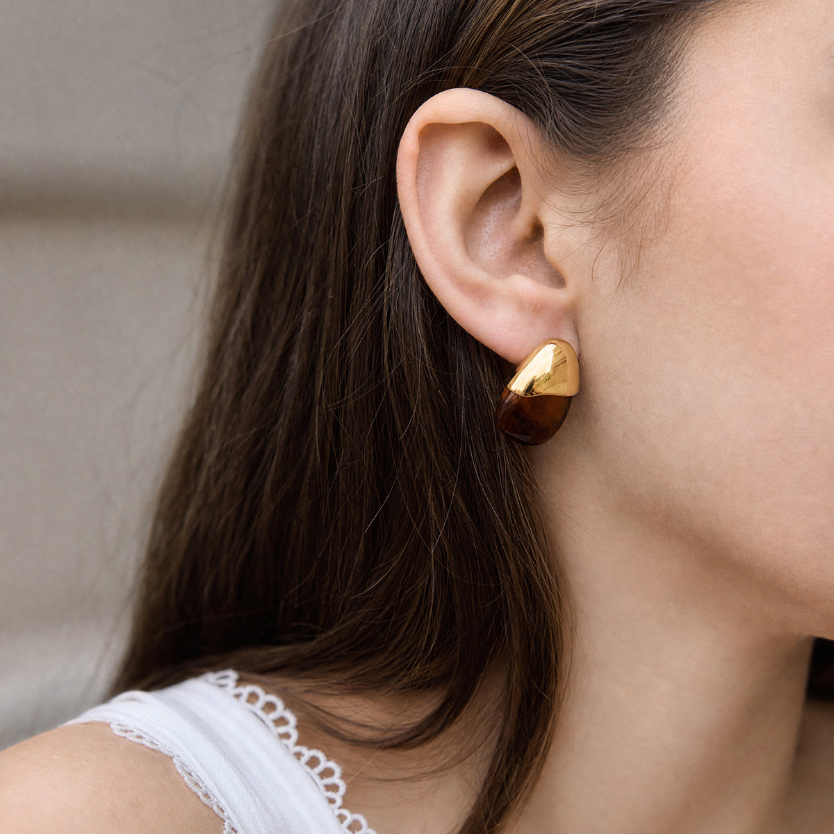 Women's Minimalist Style / 18K Gold Stainless Steel + Resin / Amber Gradient Waterdrop Earrings