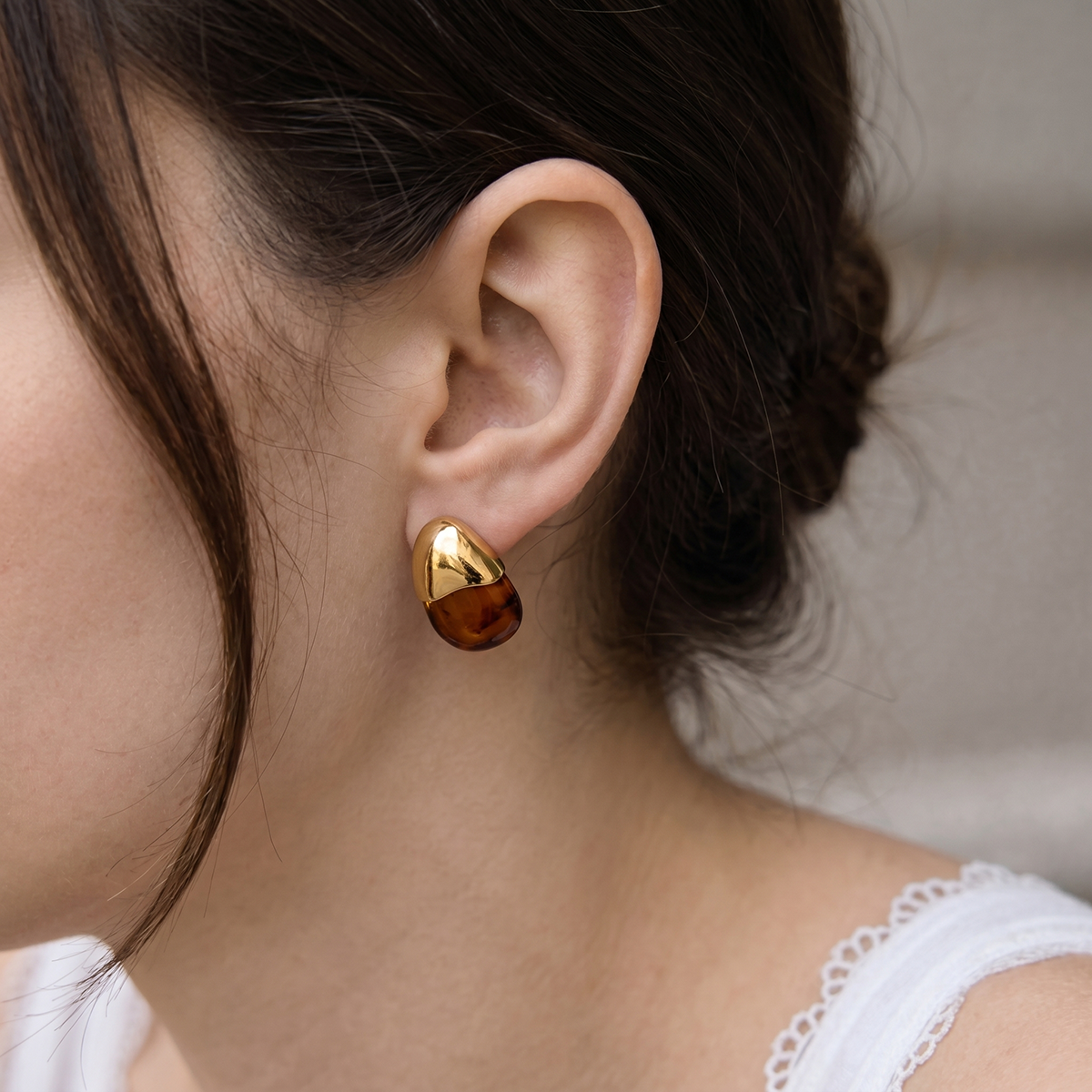 Women's Minimalist Style / 18K Gold Stainless Steel + Resin / Amber Gradient Waterdrop Earrings