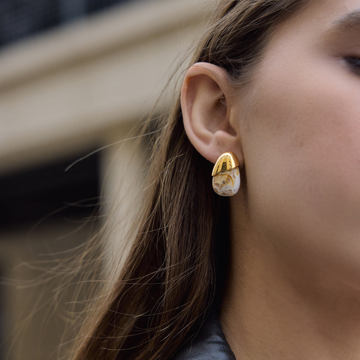 Women's Minimalist Style / 18K Gold Stainless Steel + Resin / Amber Gradient Waterdrop Earrings