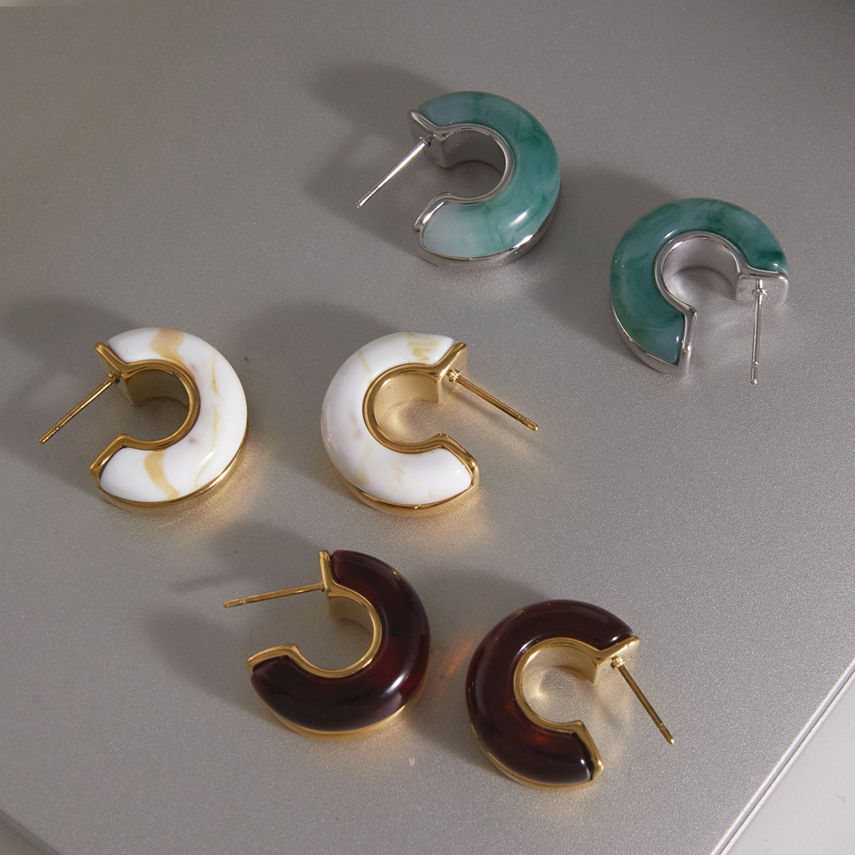 Women's Minimalist Style / Gold Stainless Steel + Resin / C-Shaped Stud Earrings