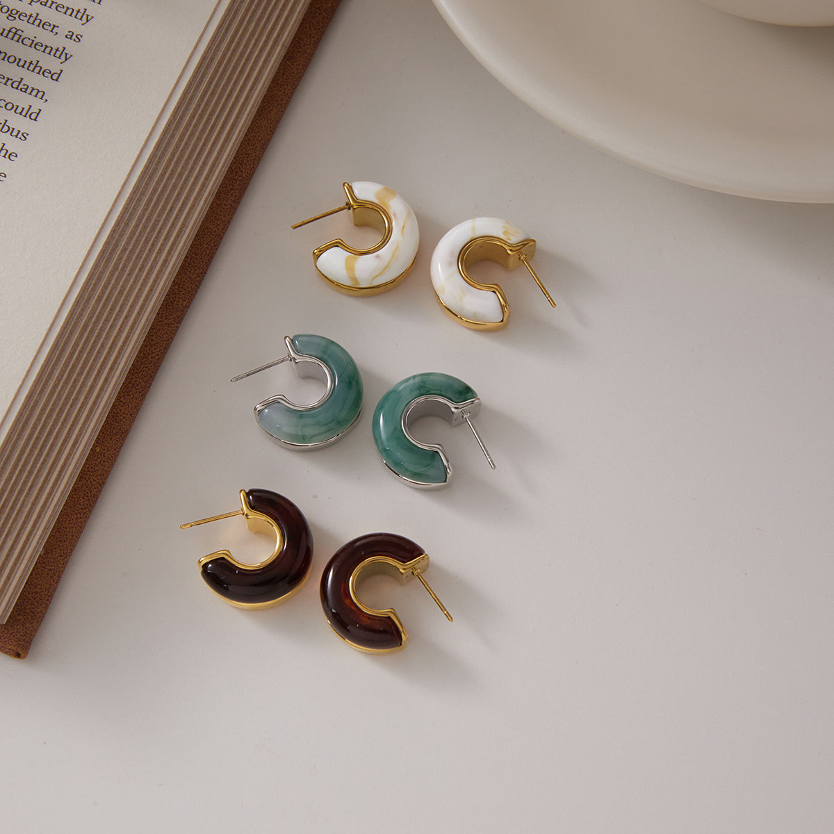 Women's Minimalist Style / Gold Stainless Steel + Resin / C-Shaped Stud Earrings