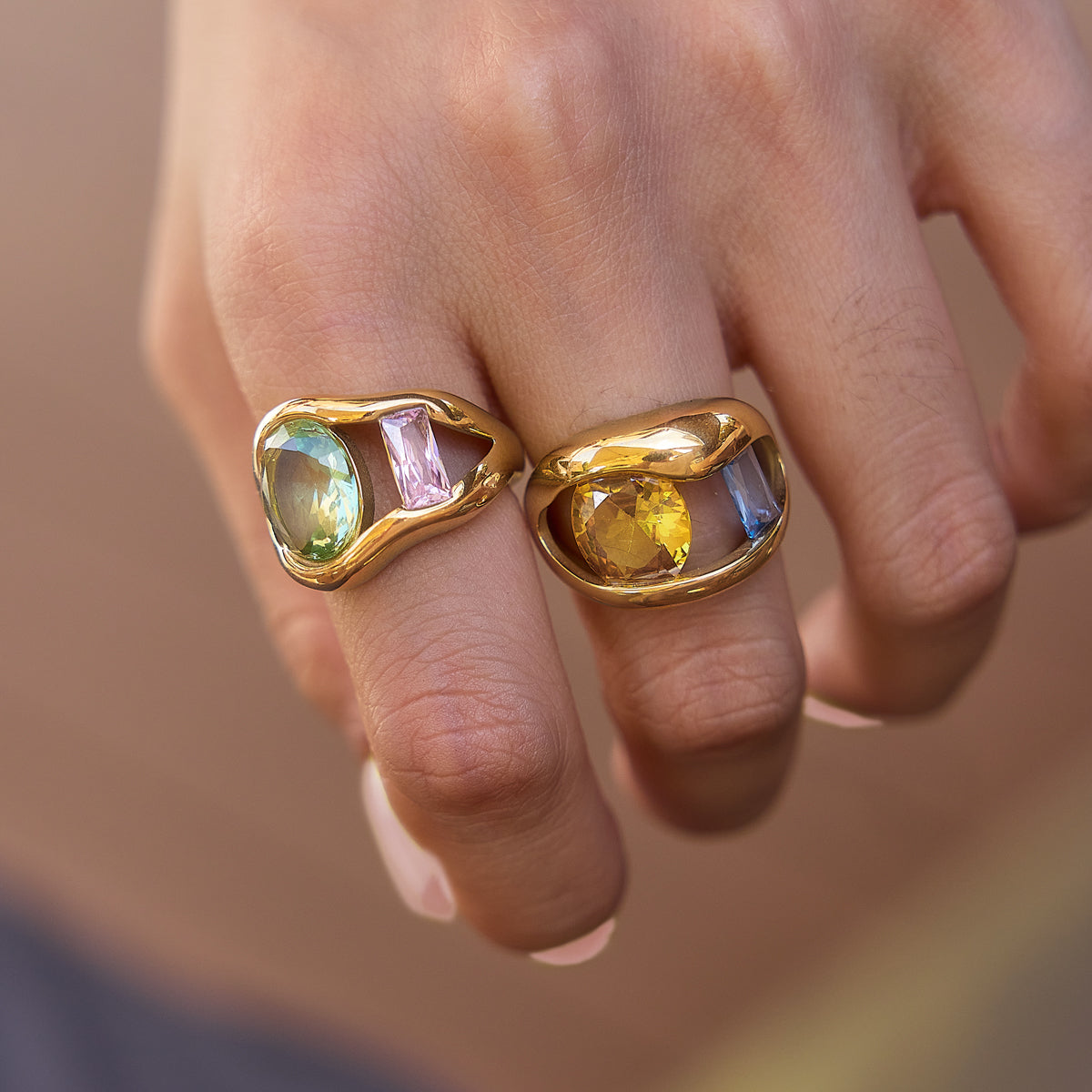 Ladies' Style - Classic Style / 18K Gold Stainless Steel + Zirconium / Yellow and Blue Zirconium Wide Face Hollowed-out Large Zirconium Opening Ring