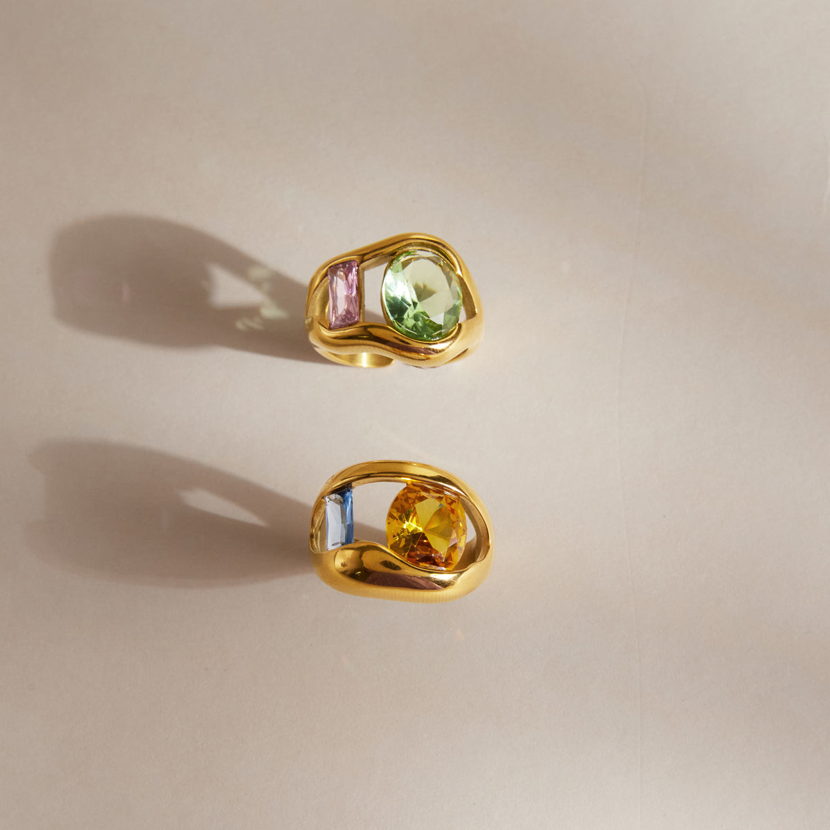 Ladies' Style - Classic Style / 18K Gold Stainless Steel + Zirconium / Yellow and Blue Zirconium Wide Face Hollowed-out Large Zirconium Opening Ring