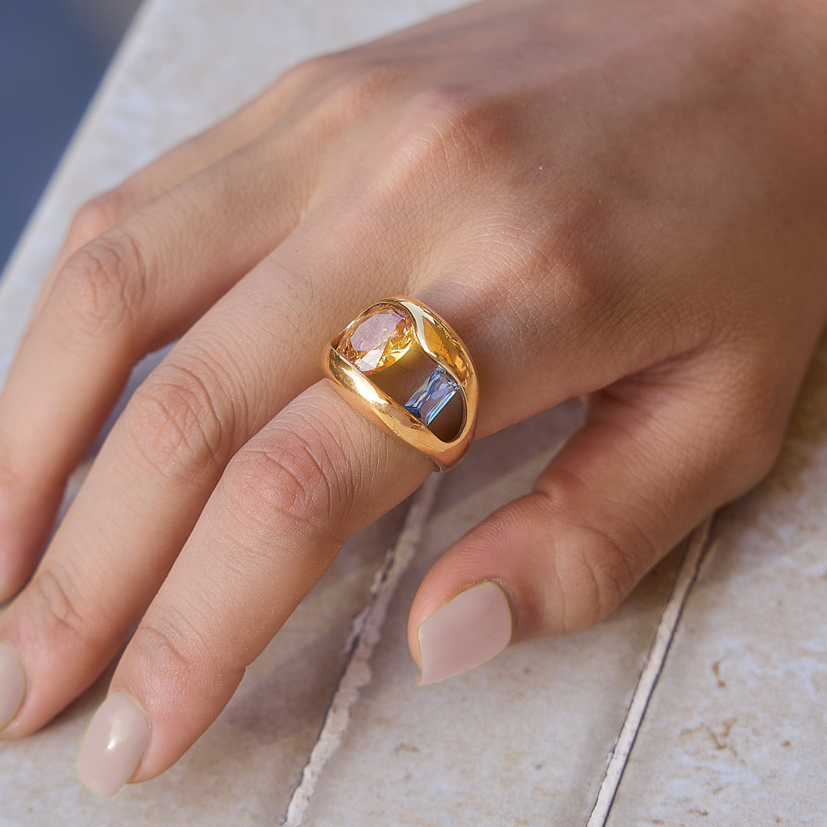 Ladies' Style - Classic Style / 18K Gold Stainless Steel + Zirconium / Yellow and Blue Zirconium Wide Face Hollowed-out Large Zirconium Opening Ring